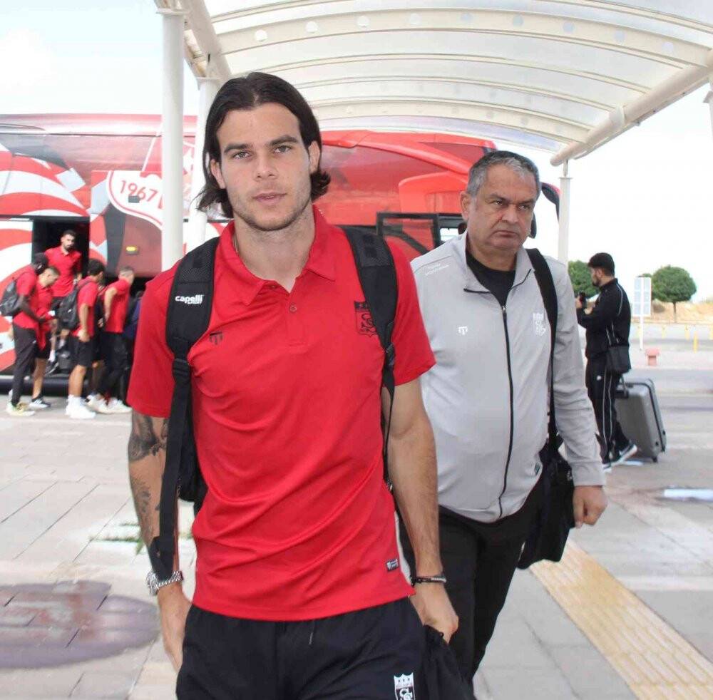 Sivasspor, CFR Cluj maçı için Romanya’ya 7 eksikle gitti