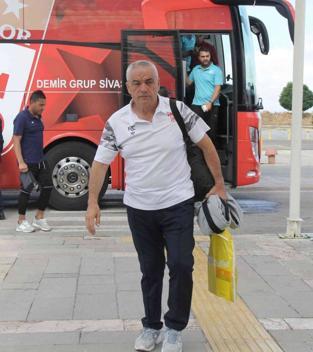 Sivasspor, CFR Cluj maçı için Romanya’ya 7 eksikle gitti