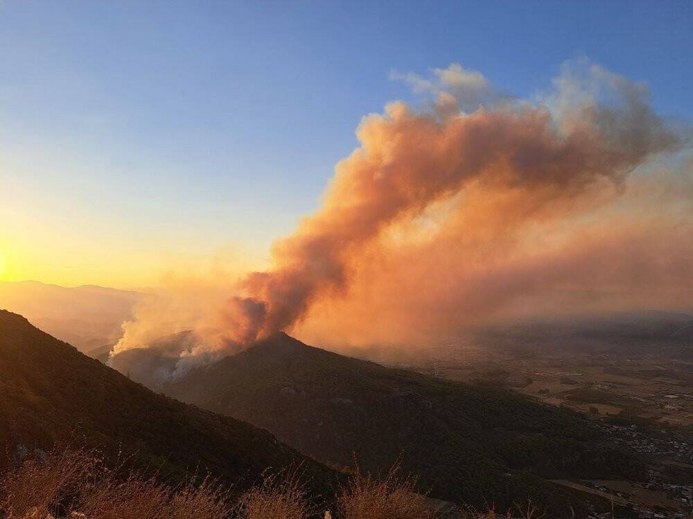 Yangına havadan müdahale başladı