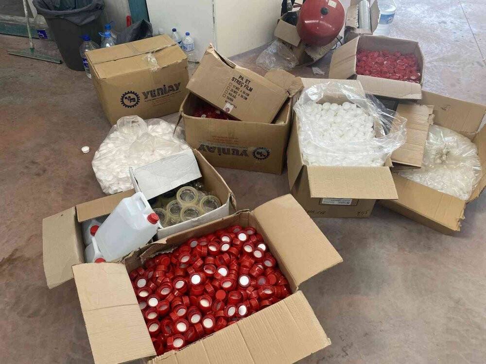 Binlerce kişiyi zehirleyeceklerdi: Kıskıvrak yakalandılar