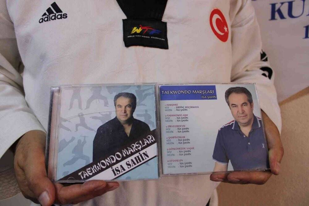 Tekvando 7. Dan derecesine sahip olan teknik direktör Şahin’in başarılı hikayesi ilgi çekiyor