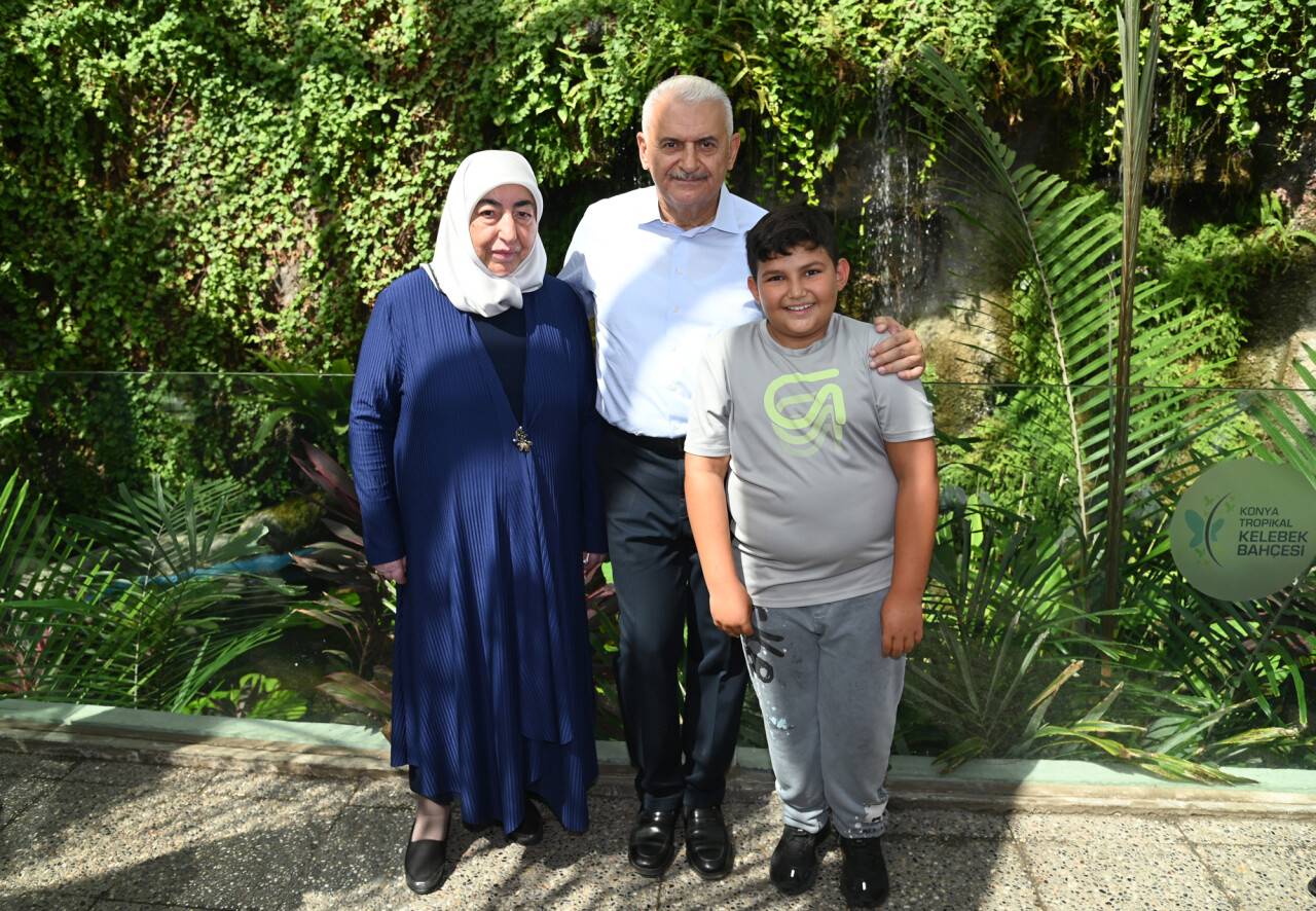 binali-yildirim-konya-tropikal-kelebek-bahcesi-ziyaret-7.jpg