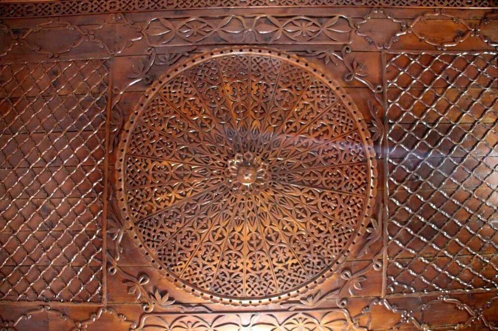 Dışardan sıradan bir ev gibi görülüyor, içerisinde 2 asırlık tarih yatıyor