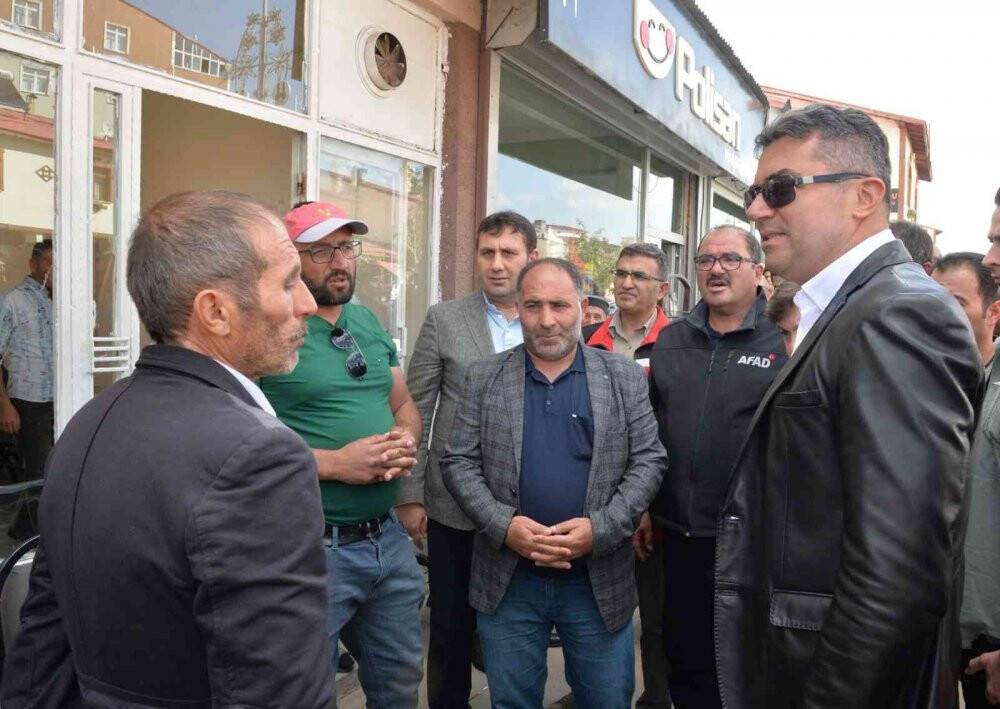 Erzurum Valisi Okay Memiş, deprem bölgesinde