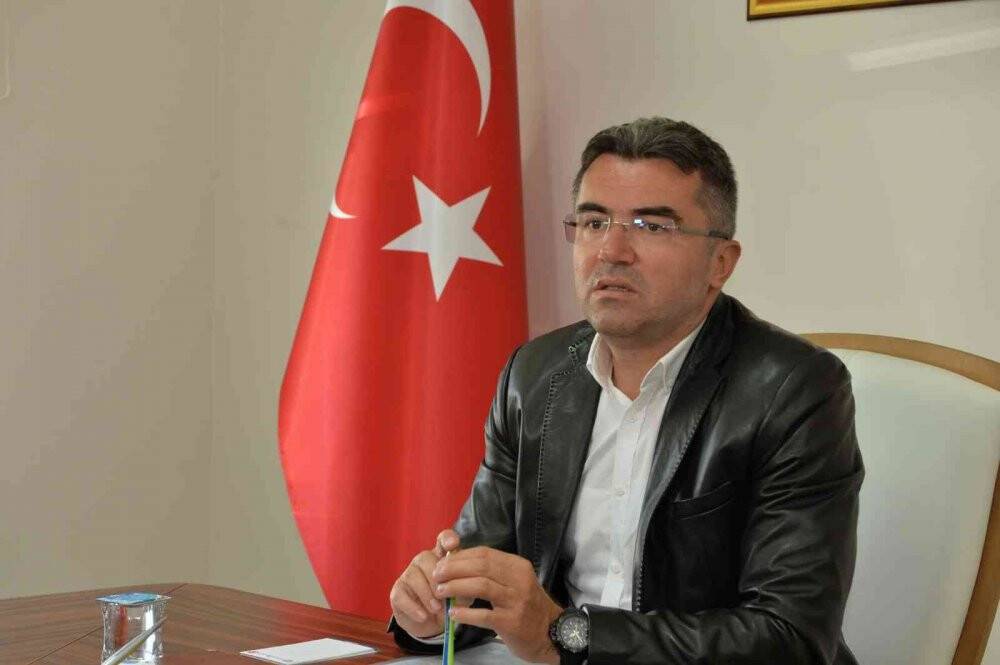 Erzurum Valisi Okay Memiş, deprem bölgesinde