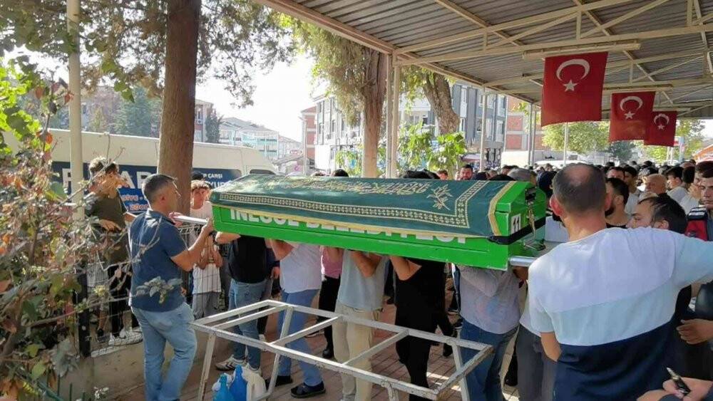 Kazada hayatını kaybeden çocuk gözyaşları arasında toprağa verildi