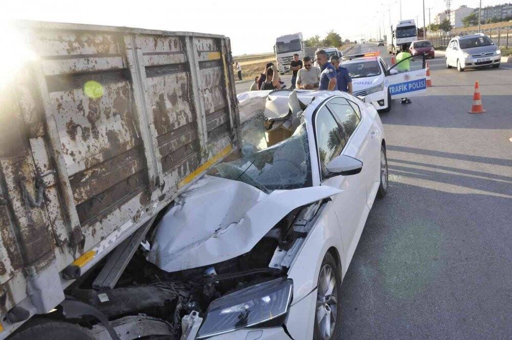 Konya'dan Karaman'a dönerken kaza yaptılar