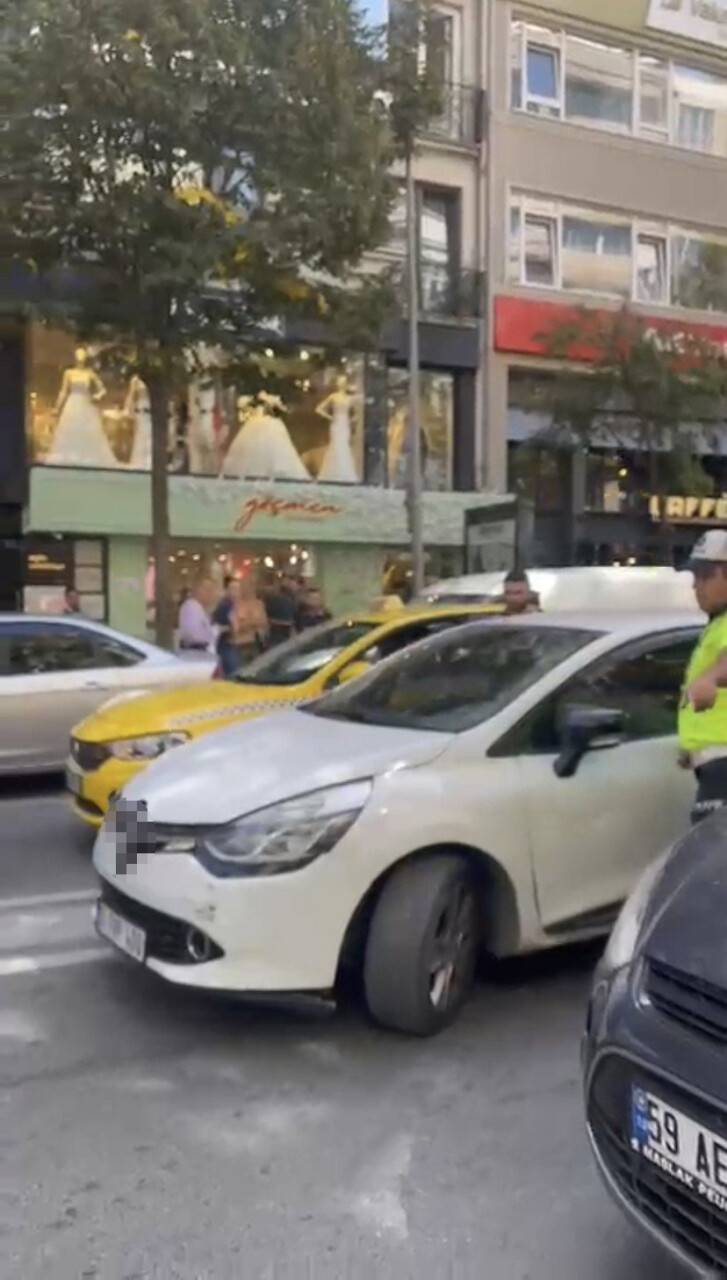 Şişli’de denetimden kaçan şüpheli aracını polislerin üzerine sürdü