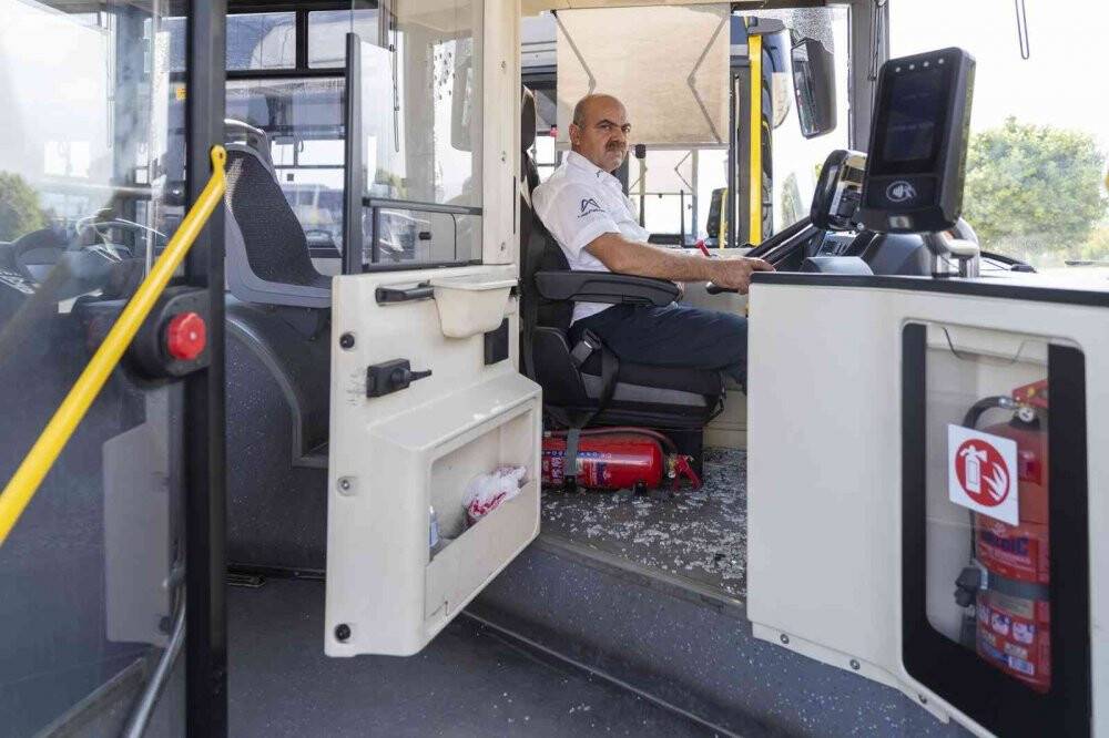 Öfkeli yolcu, otobüs şoförüne korku dolu anlar yaşattı