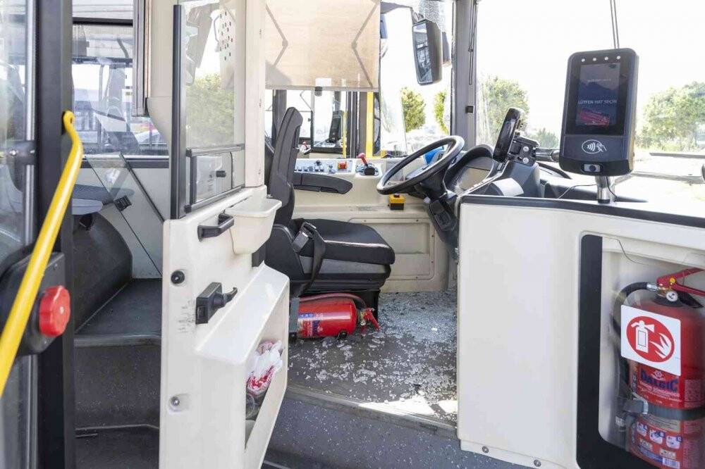 Öfkeli yolcu, otobüs şoförüne korku dolu anlar yaşattı