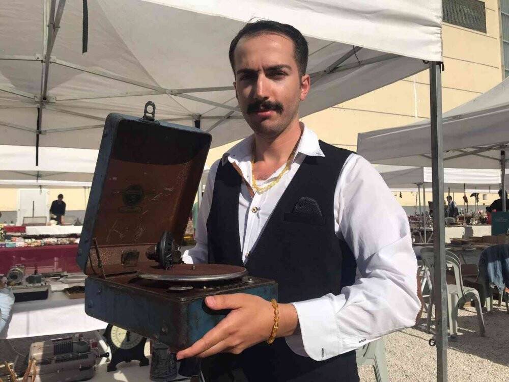 Yaklaşık 100 yıllık tarihiyle gramofon severlerin beğenisini topluyor