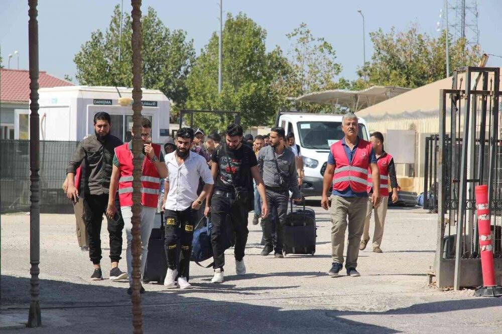 8 ayda 40 bin yabancı uyruklu ülkesine geri döndü