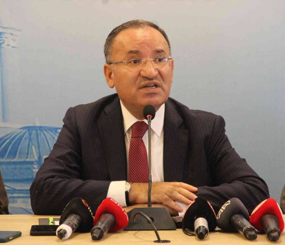 Bakan Bozdağ: “Biz masayı takip ede ede yorulduk, onlar toplana toplana yorulmadılar”