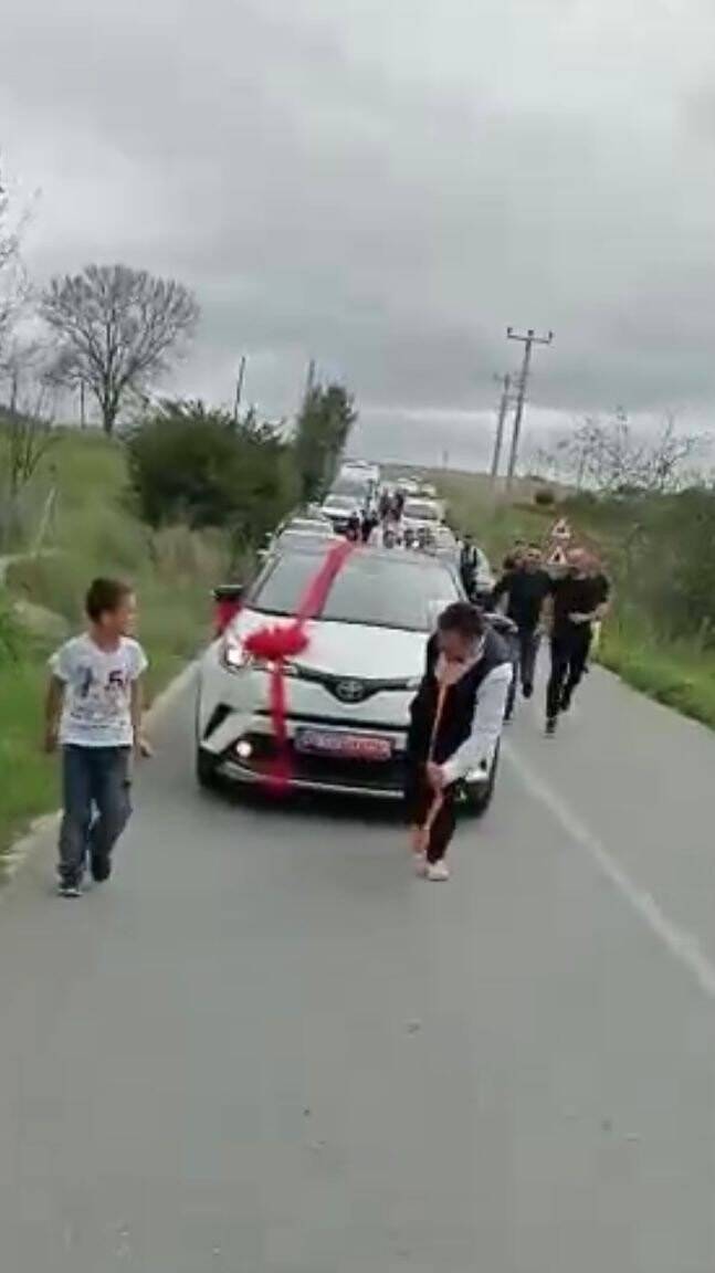 Damata işkence gibi adet