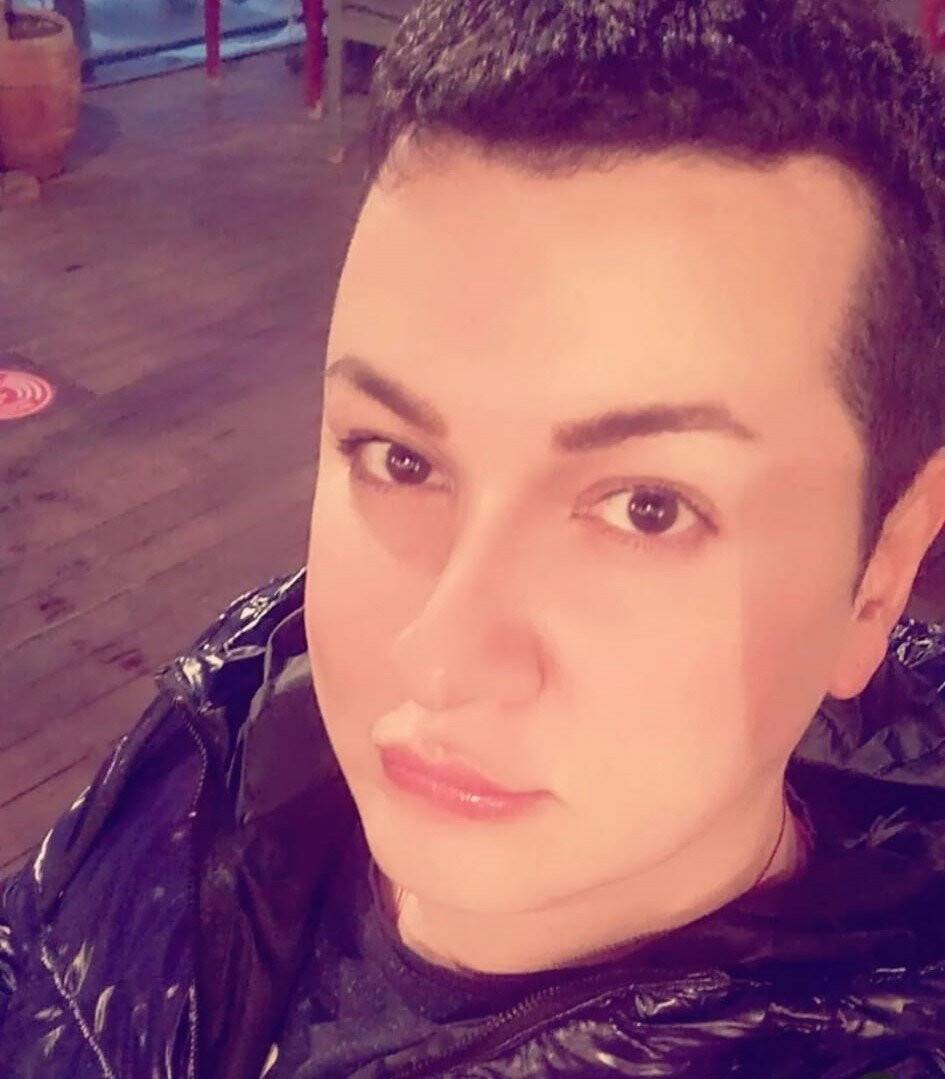 Moda tasarımcısı olan arkadaşını bıçakla öldüren katil için müebbet hapis istendi