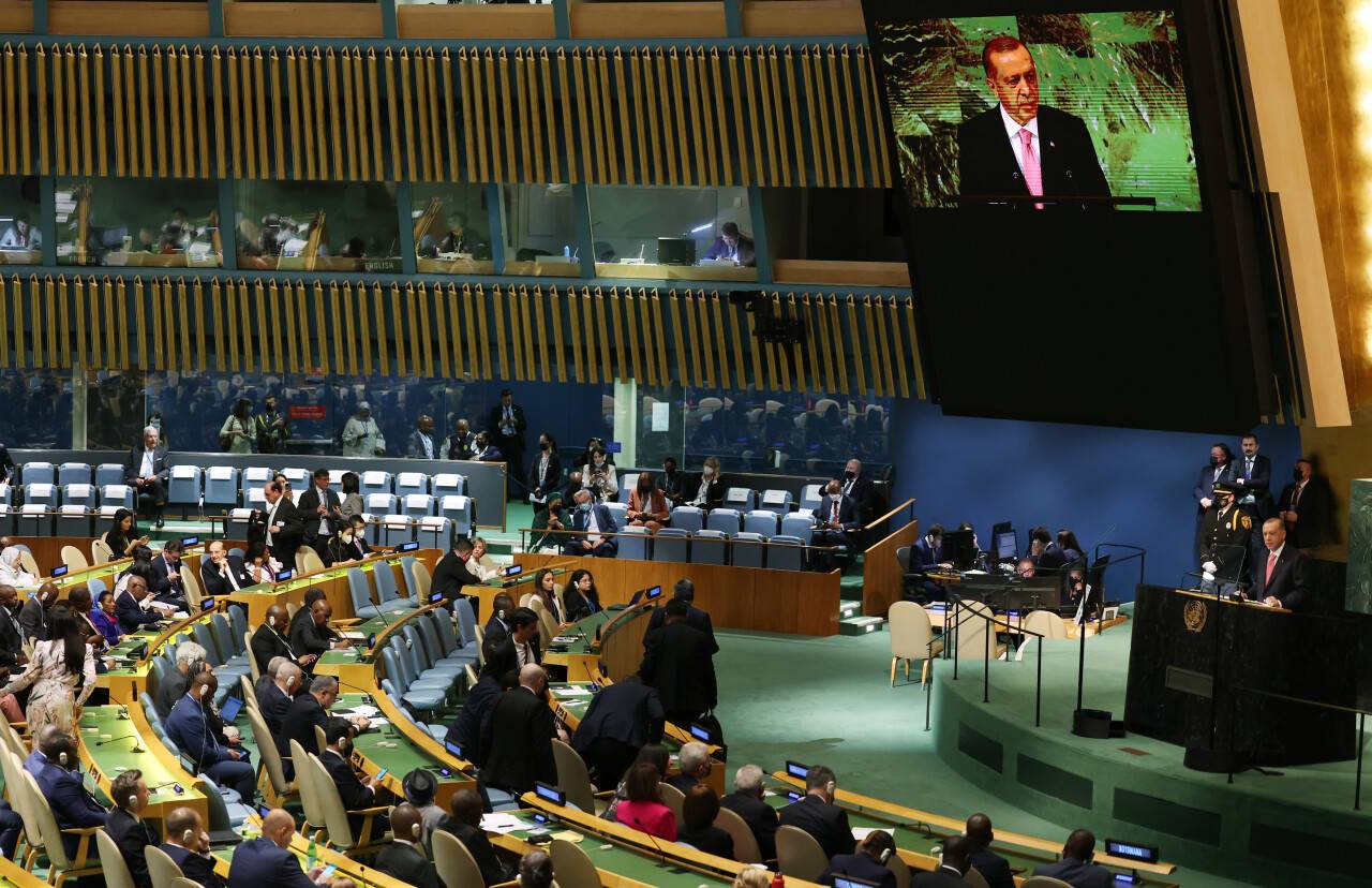 aa-20220920-28951113-28951110-cumhurbaskani-erdogan-bmnin-77nci-genel-kurulunda-katilimcilara-hitap-etti.jpg