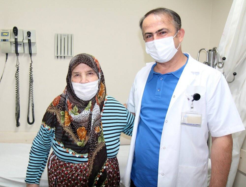 Çimento ve dondurma tedavisiyle bel kırığından kurtuldu