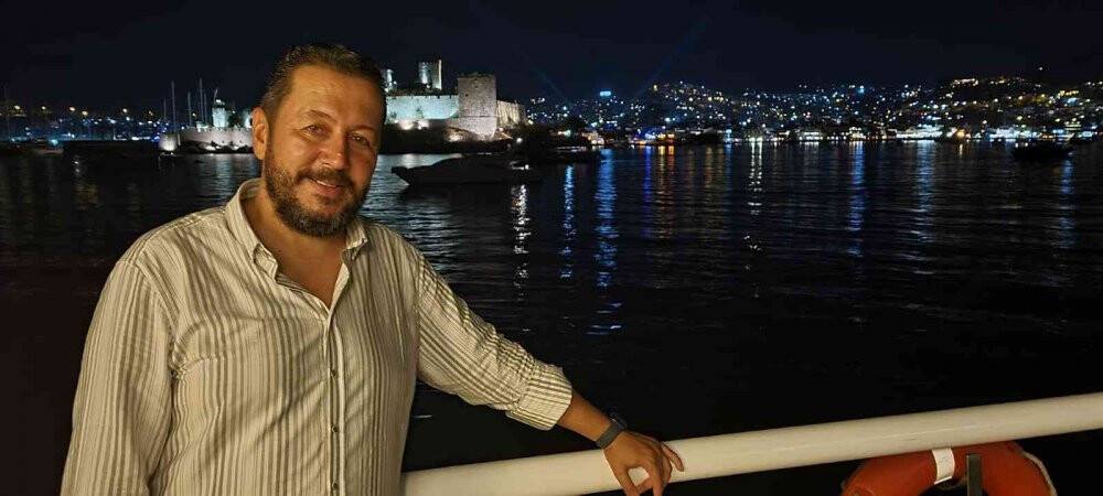 Deniz ortasında müzayede düzenlediler