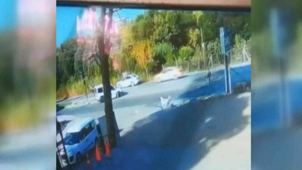 Hatalı dönüş yapan araca çarptı, kask sayesinde kazayı hafif atlattı