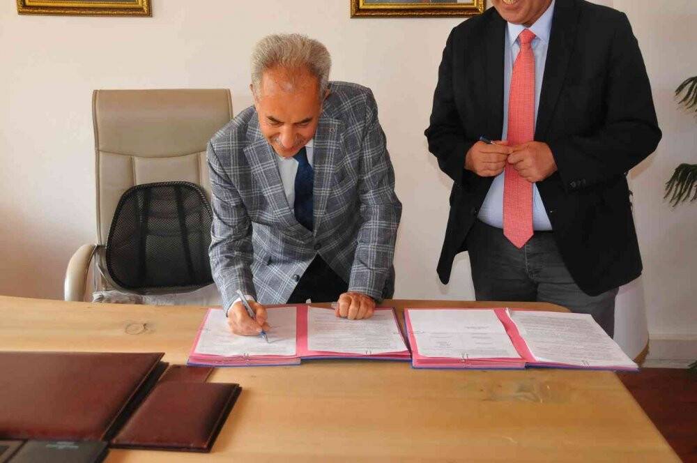 Akşehir Belediyesi işçilerinde sözleşme sevinci