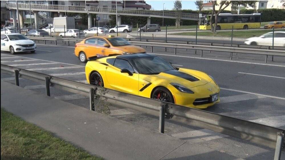 İstanbul’da 7 milyon liralık ultra lüks otomobil yolda kaldı