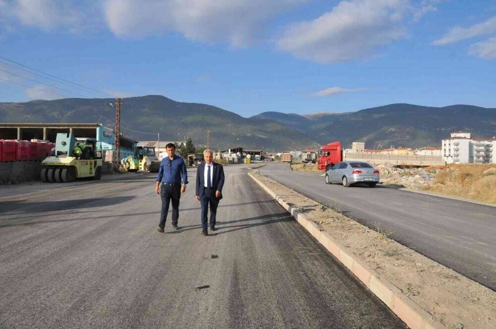 Akşehir’de yollar asfaltlanıyor