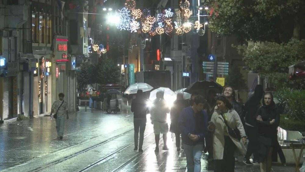 İstanbul’da sağanak yağmur etkili oluyor