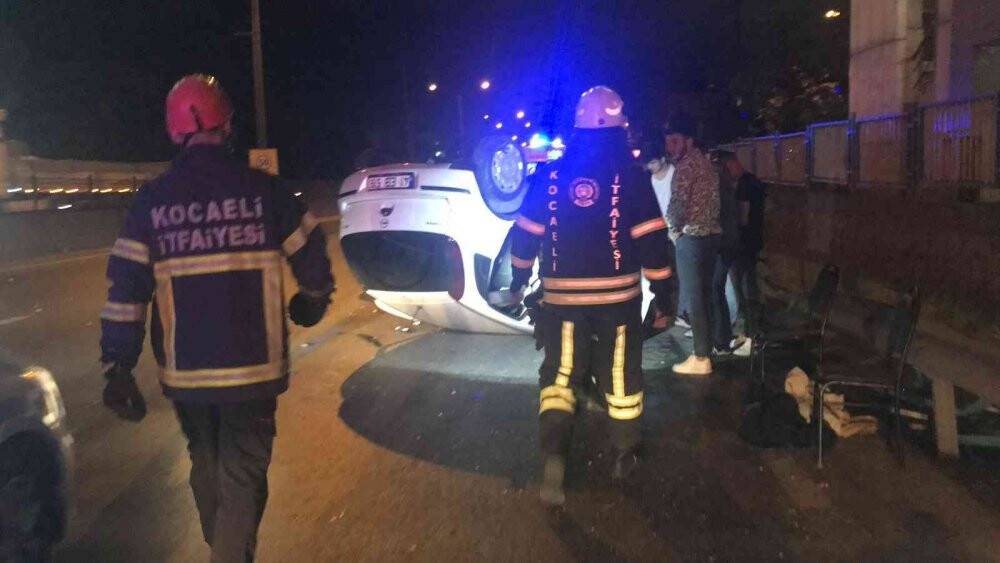 Takla atan otomobilden çıkan 5 arkadaşın burunları bile kanamadı