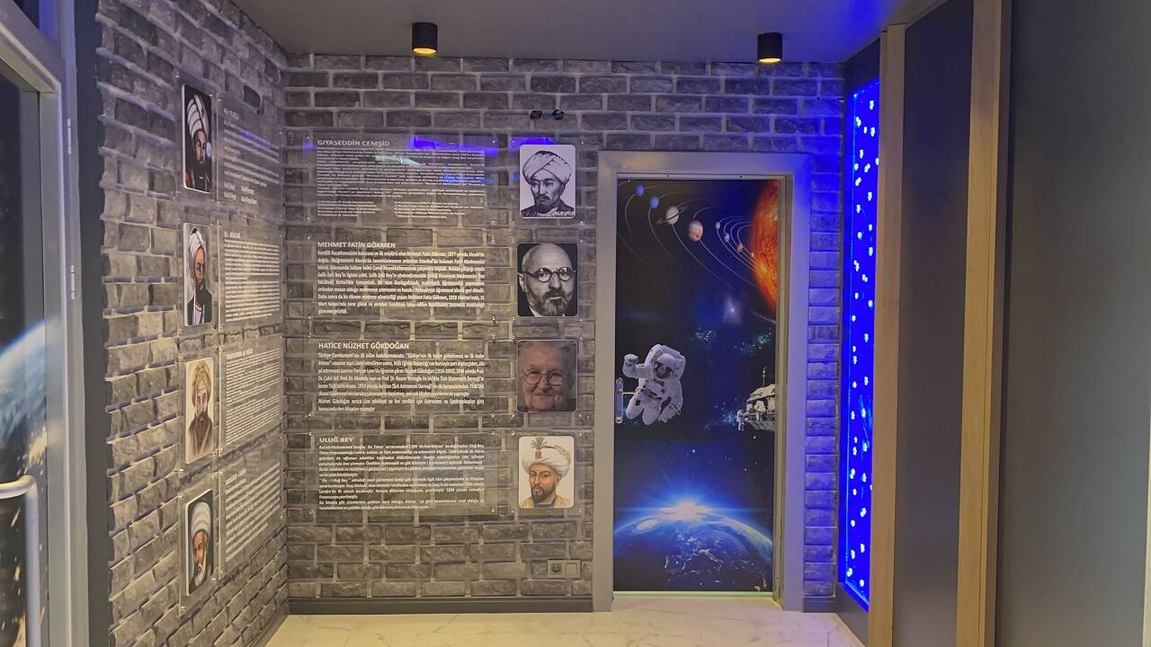aa-20220923-28972888-28972885-aksarayda-astronomi-kutuphanesi-acildi.jpg
