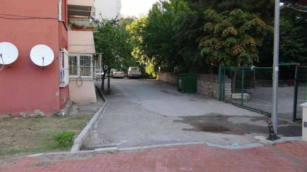 Gençlerin kavgası kanlı bitti: 3 yaralı