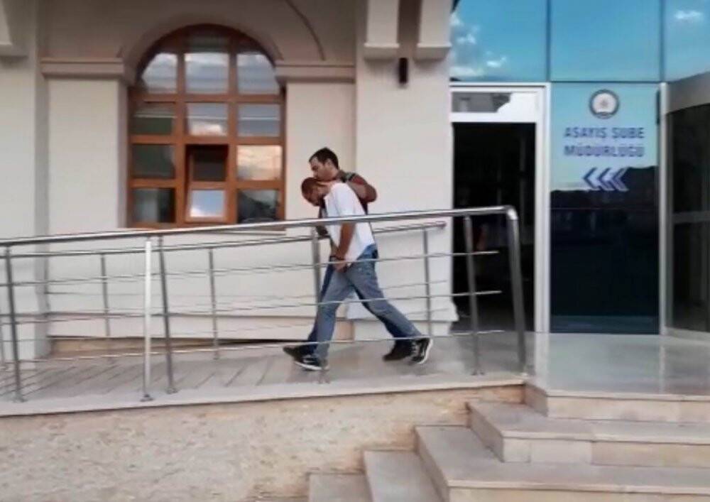 Konya’da otomobillerden hoparlör ve teyp çalan şahıs yakalandı