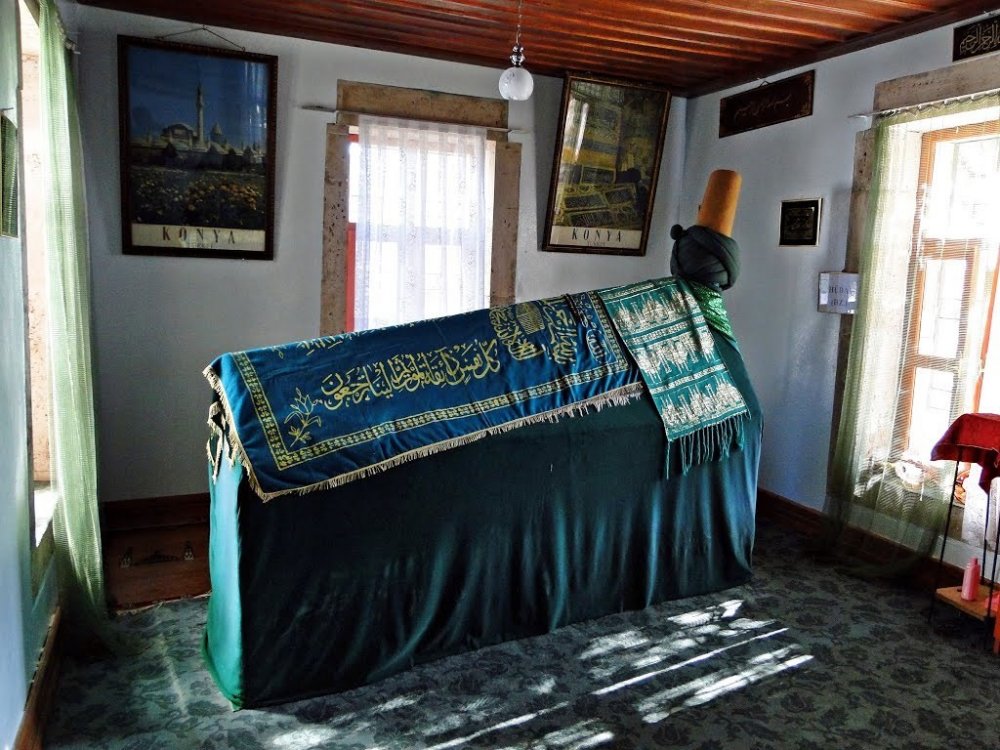 Muğla’nın Menteşe ilçesinde bulunan tarihi camii her yıl ziyaretçi akınına uğruyor