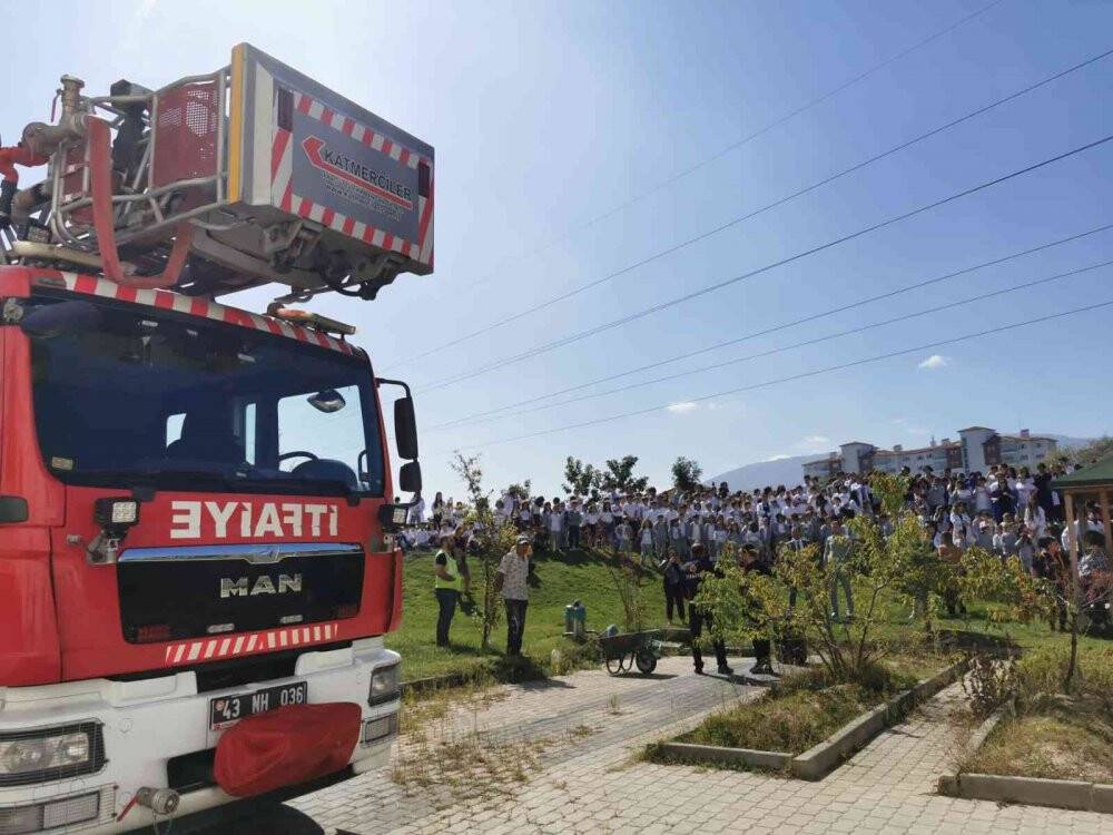Okulda yangın tatbikatı