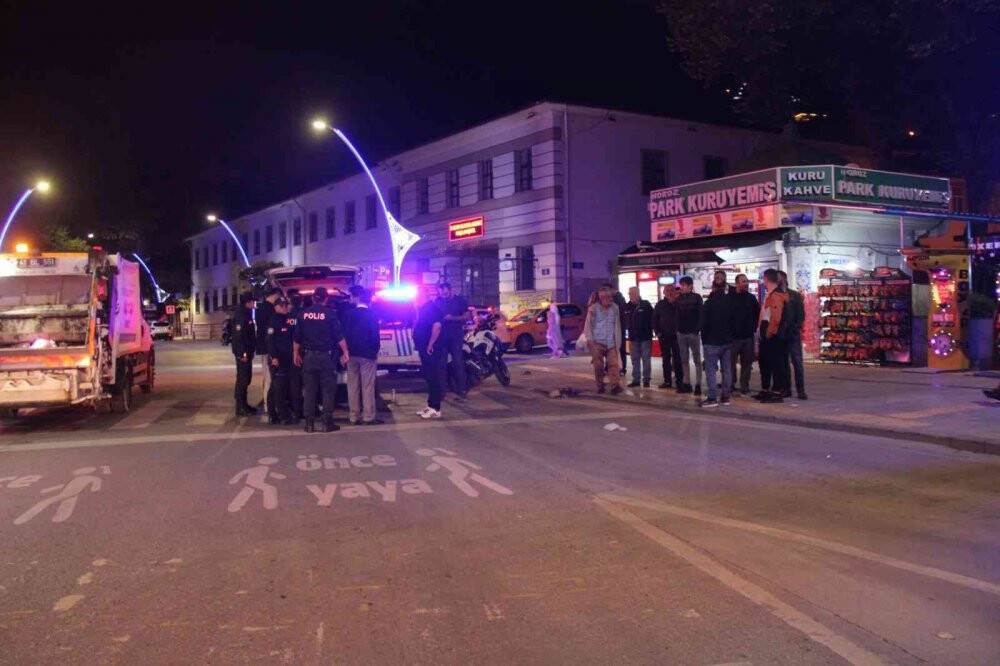 Şehrin göbeğinde onlarca kişi birbirine girdi: 2 yaralı, 4 gözaltı