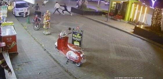 Şehrin göbeğinde onlarca kişi birbirine girdi: 2 yaralı, 4 gözaltı