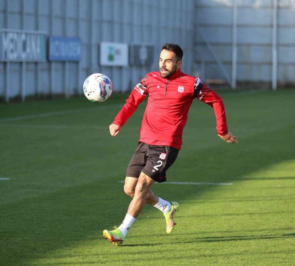 Sivasspor günü çift idmanla tamamladı