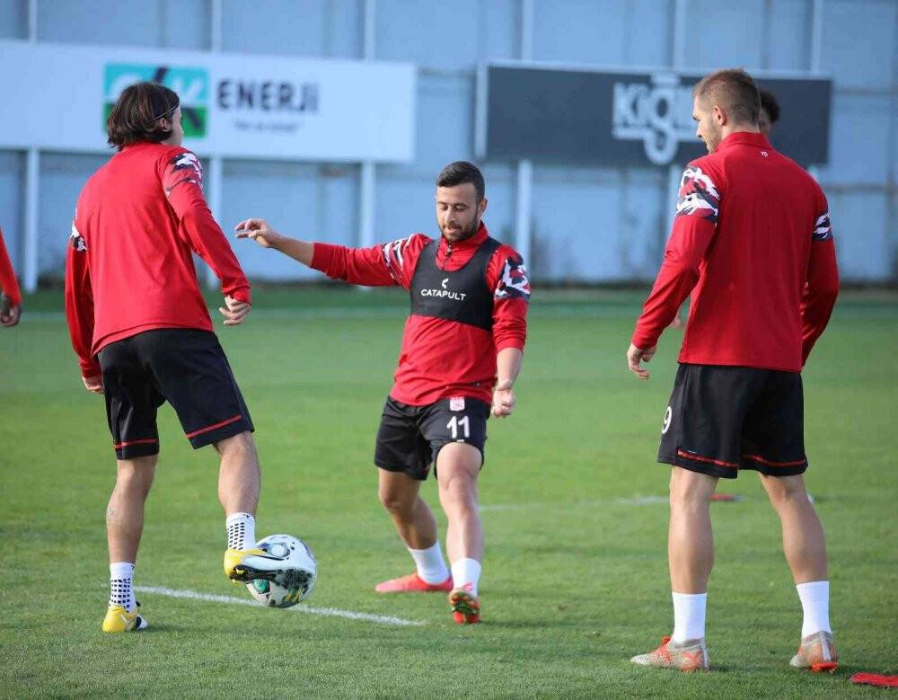 Sivasspor günü çift idmanla tamamladı