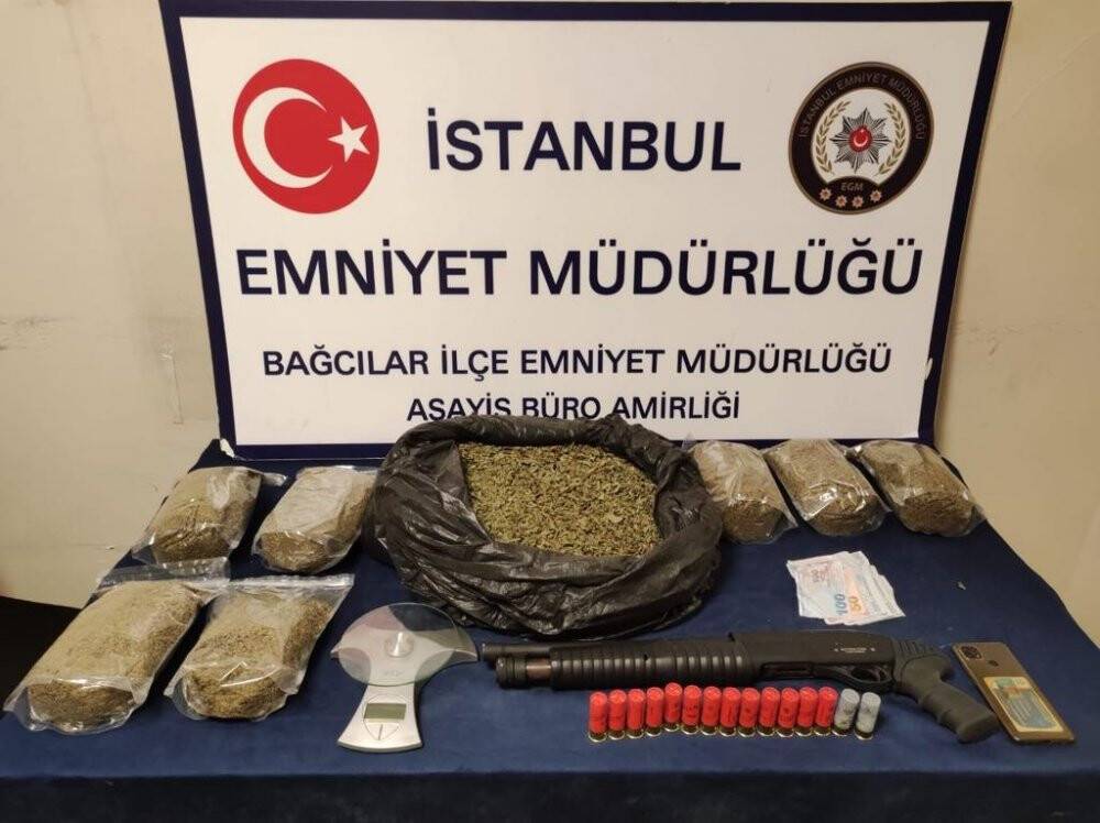 Bağcılar’da uyuşturucu operasyonu: 7 kilo bonzai ele geçirildi