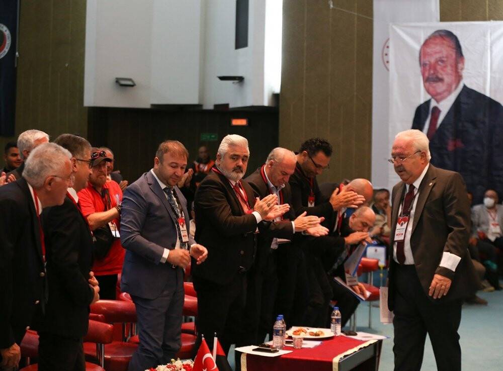 Gençlerbirliği’nde Niyazi Aktaş yeniden başkan seçildi