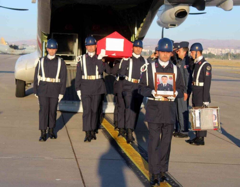 Görevi sırasında kazada şehit olan Özsoy’un cenazesi memleketine geldi