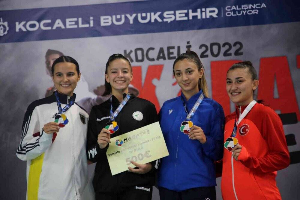 70 ülkeden sporcunun katıldığı karate şampiyonasında madalyalar sahiplerini buldu