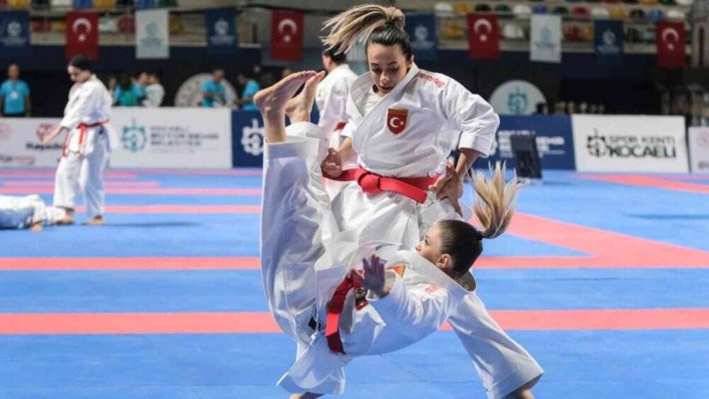 70 ülkeden sporcunun katıldığı karate şampiyonasında madalyalar sahiplerini buldu