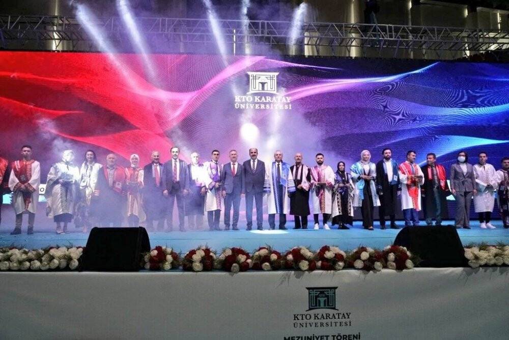 KTO Karatay Üniversitesi 10. mezunlarını verdi