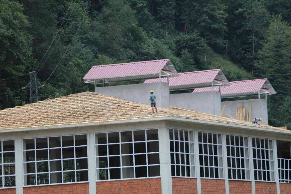 Rize’ye 2 yeni çay fabrikası daha yapılıyor