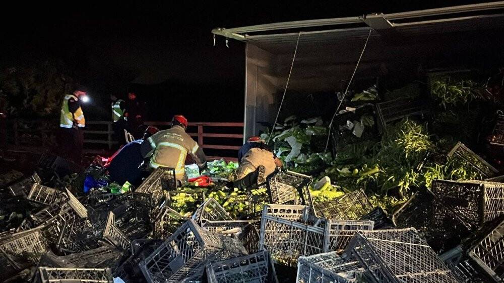Bursa’da kamyon ile kamyonet çarpıştı: 1 ölü, 6 yaralı