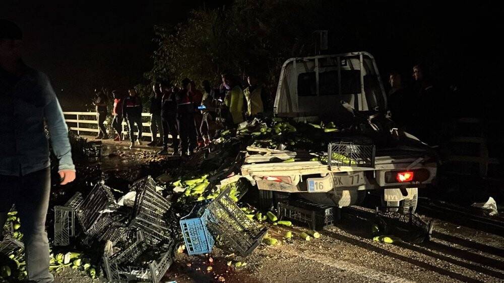 Bursa’da kamyon ile kamyonet çarpıştı: 1 ölü, 6 yaralı