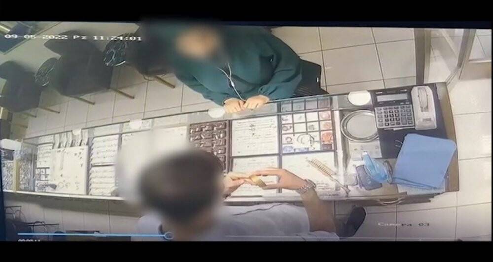 Çaldığı ziynet eşyalarını farklı kuyumculara sattı, polisten kaçamadı