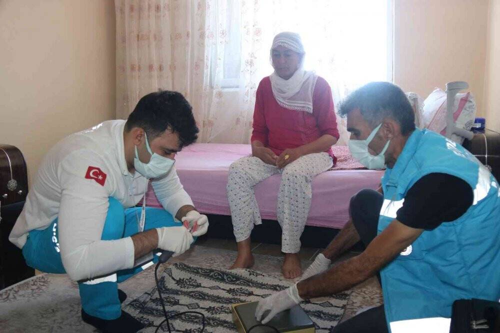 Diyarbakır’da ihtiyaç sahipleri talep etti, 7 yılda 3077 hastaya evde hizmet verildi