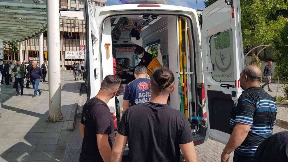 Karabük’te iki otomobil çarpıştı: 1 ölü 6 yaralı