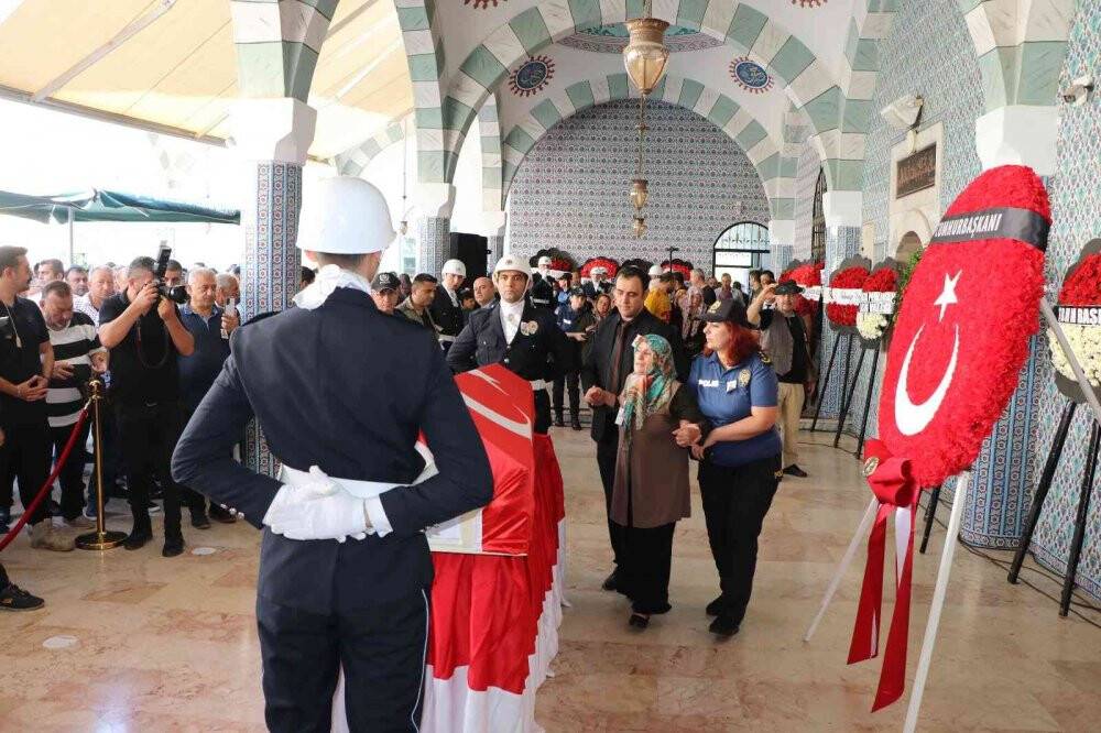 Şehit polis memuru törenle son yolculuğuna uğurlandı